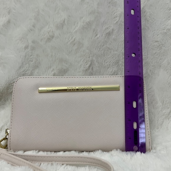 Steve Madden Light Pink Wallet/Wristlet - Picture 4 of 6